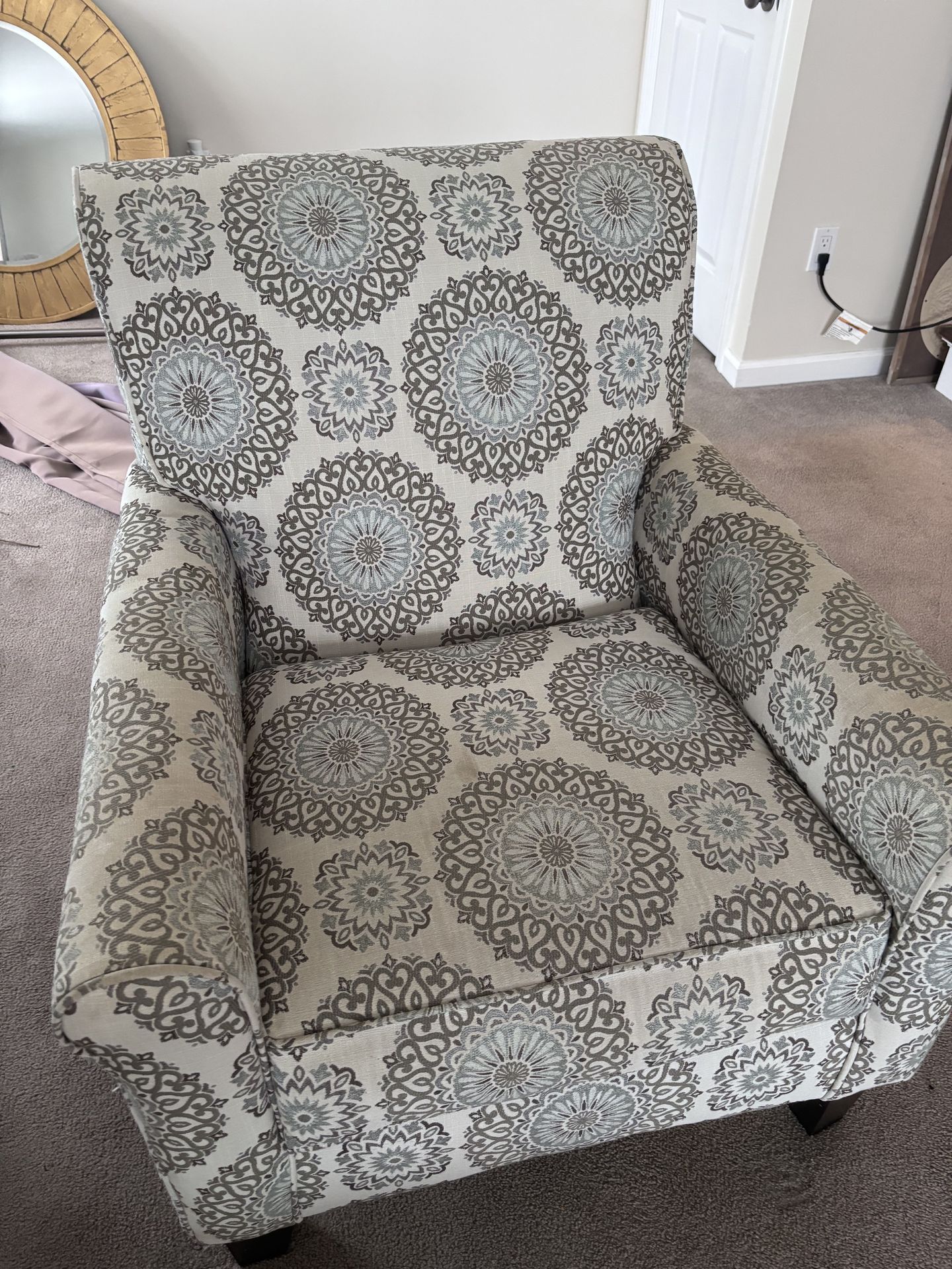 Accent chair