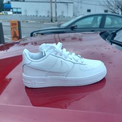 Brand New And Original Kid's Nike Air Force Ones Sneakers Size 4y And 4.5y 
