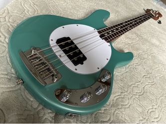 Sterling by Music Man RAY34 Stingray Bass Guitar Dorado Green.