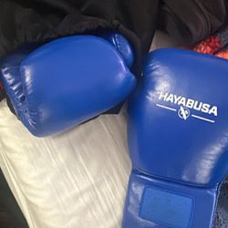 Hayabusa 14 Ounces New Cond. Boxing Glove 