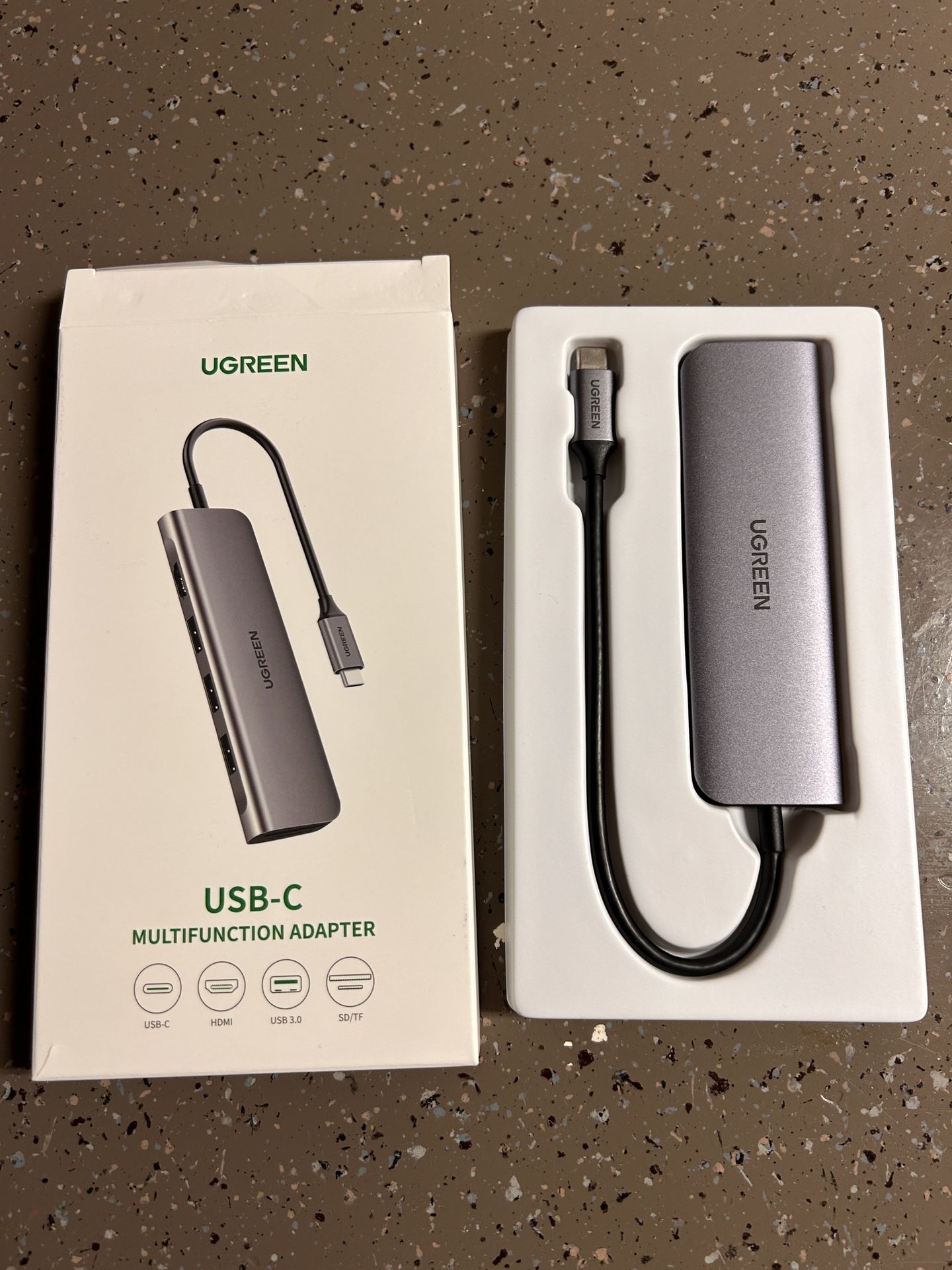USB-C Hub Adapter 