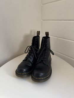Doc Martens Women’s Size 6
