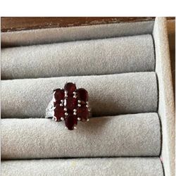 Beautiful Women's Garnet Sterling Silver Ring, Size 7