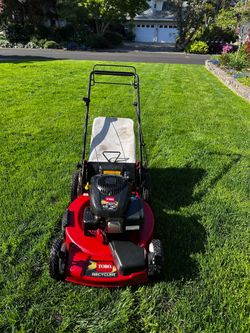 Toro self propelled mower with bag