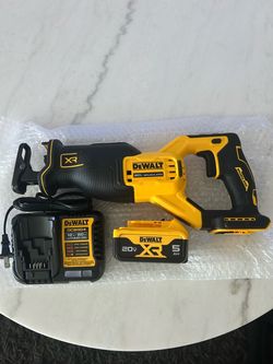 DeWalt 20V XR Brushless Reciprocating Saw Kit
