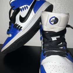 Nike Air Jordan 1 Mid Sisterhood  Size 9 Blue White Sneakers