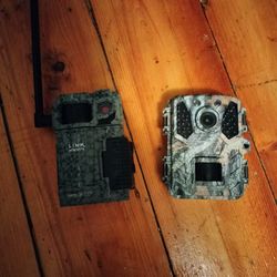 2 Trail Cams 