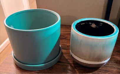 2 Variety Ceramic Pots. Read description 1st