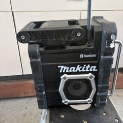 Makita XRM06X