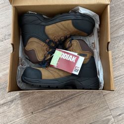 Steel toe boots