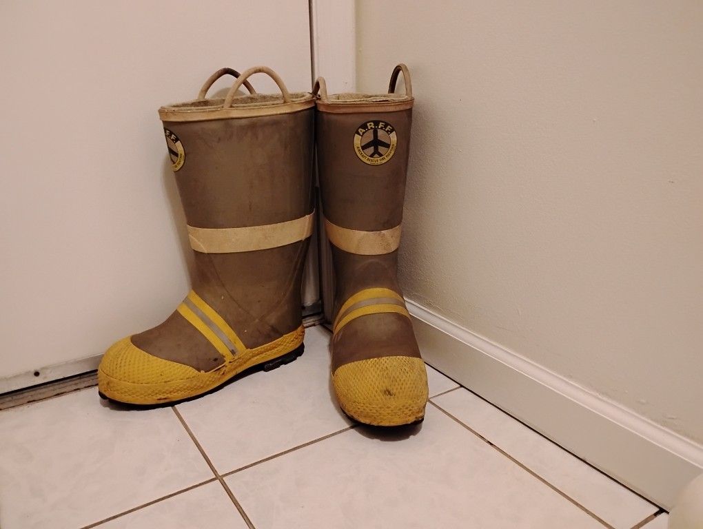 Firefighting Boots 80 Bucks