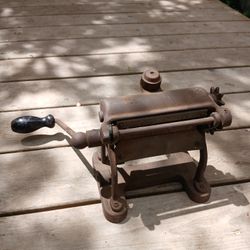 Vitantonio Mfg Pasta Rolling Machine Hand Crank  1920 Antique USA