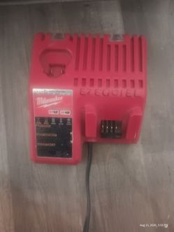 Milwaukee battery charger