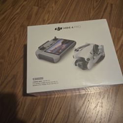 DJI Mini 4 Pro Fly More Combo