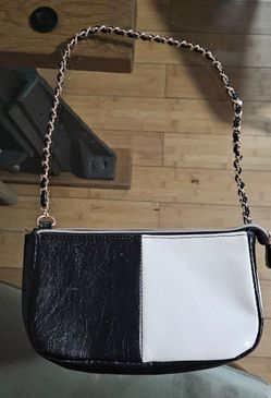 Y2K Forever 21 Split Colorblock Shoulder Bag – Black & White