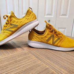 Men's New Balance Shoes / Sneakers Fits Like Size 10.5-11