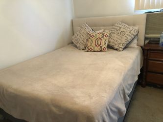 Queen Size Sleepy Cool Plush Mattess