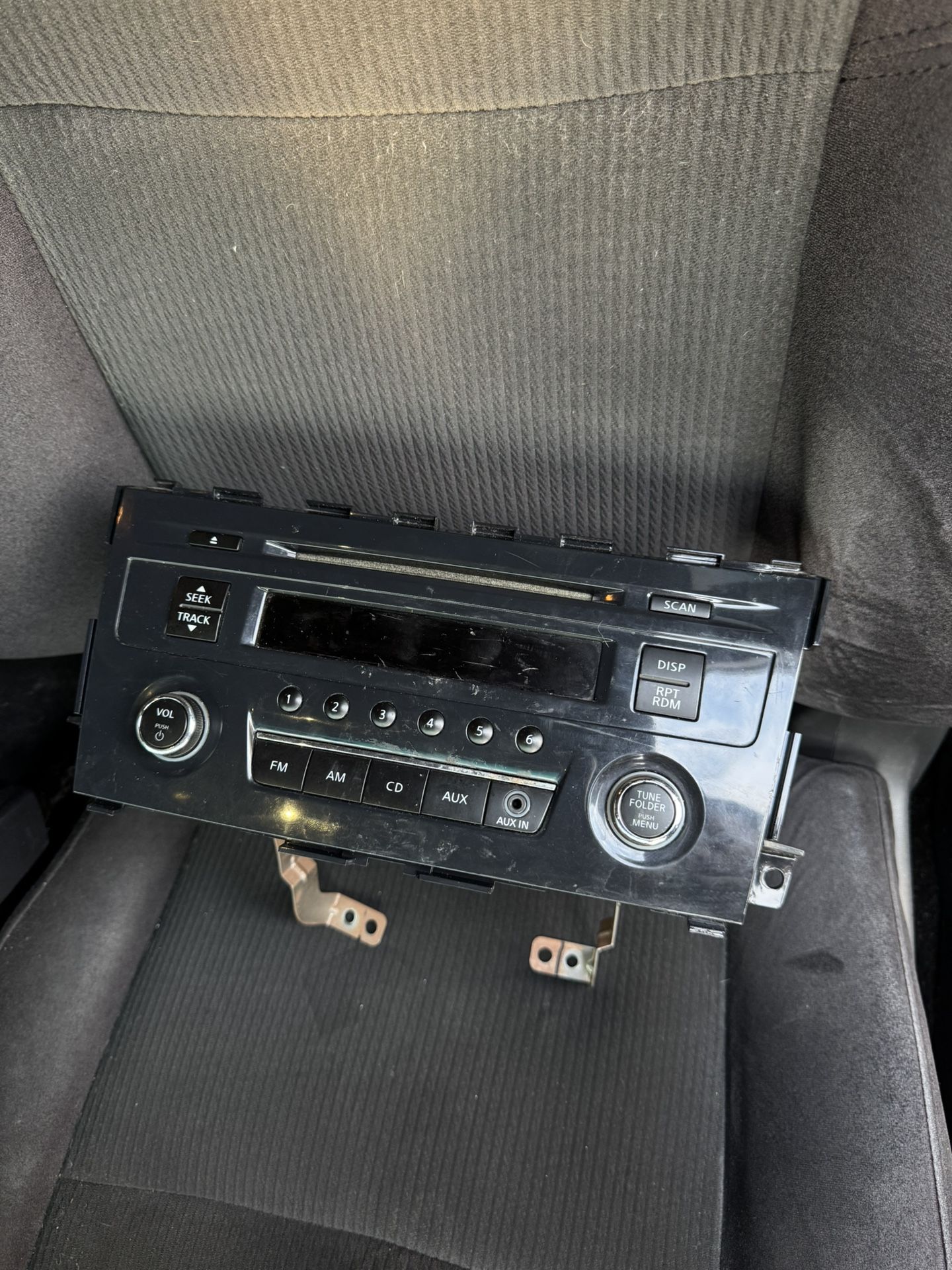 Nissan Altima 2013-2015 Stock Radio