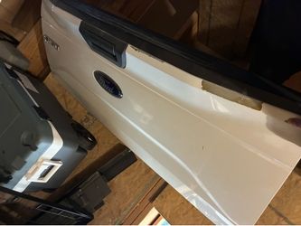 2016-2017 Ford F-150 Tailgate White XL