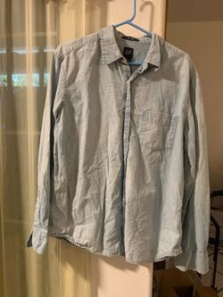 GAP Men’s Light Blue Button-Up Shirt – Size L