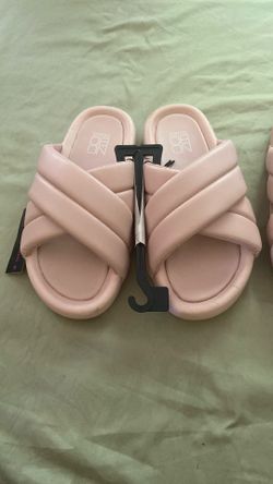 No Boundaries Women Crisscross Slide Sandals