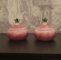Set of 2- Fitz and Floyd Ceramic Lided Onion Bowl/ Dish