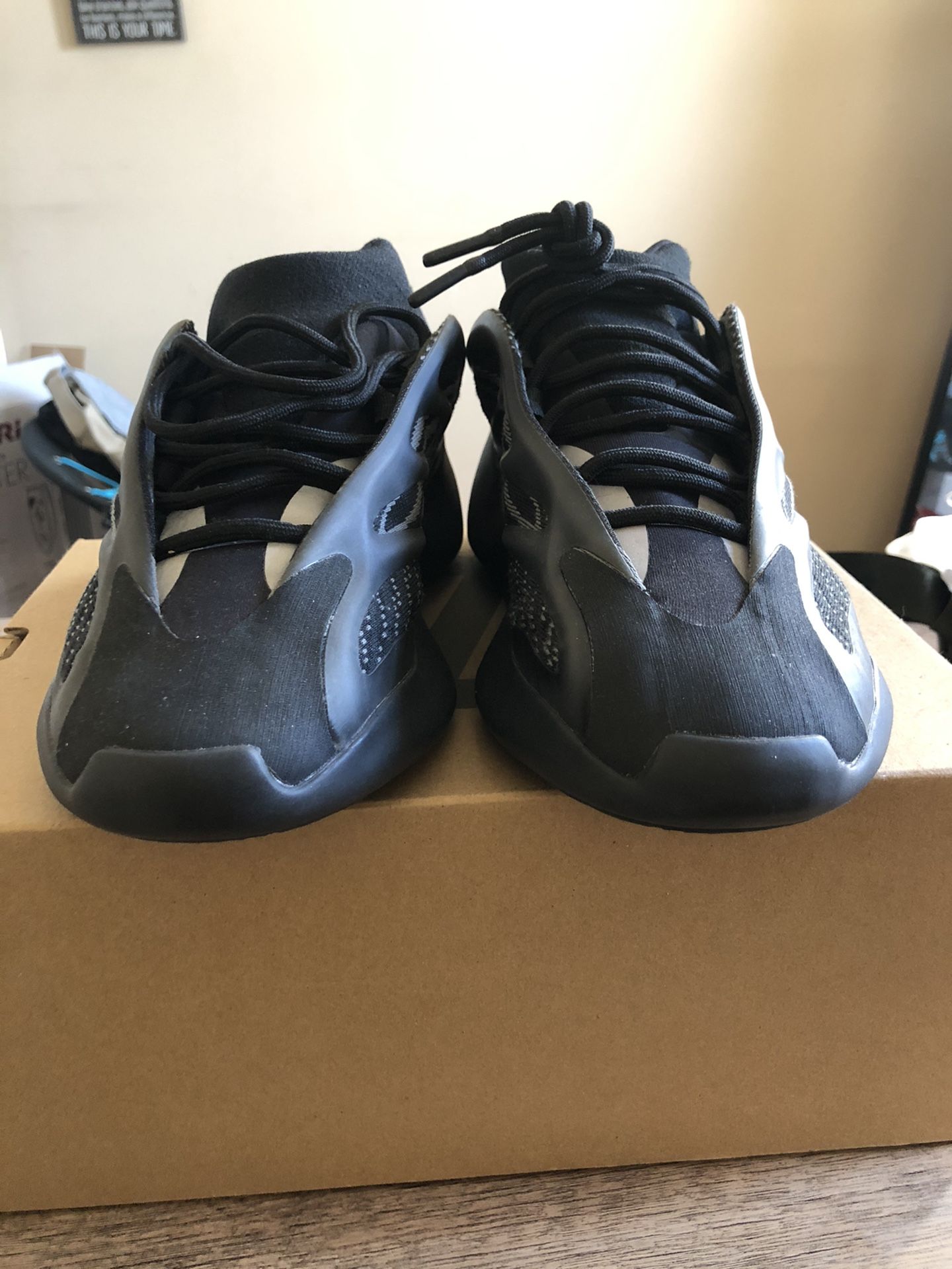 Yeezy 700 V3 Alvah Size