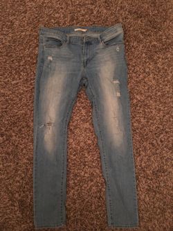 Women’s Levi’s skinny jeans light blue wash