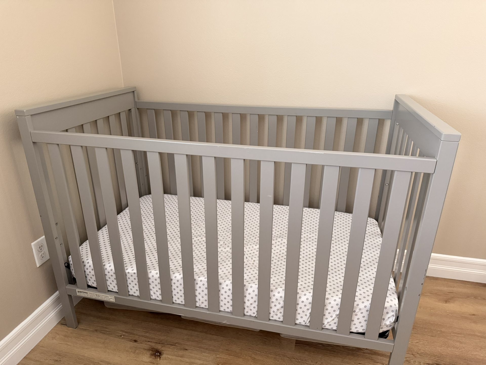 Baby Crib With Mattress, Dresser And Changing Table 