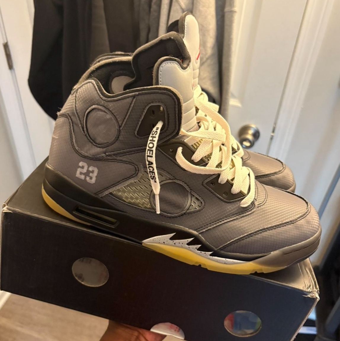 “Off-White x Air Jordan 5 Retro SP Black Metallic Silver - 100% Authentic w/ Box