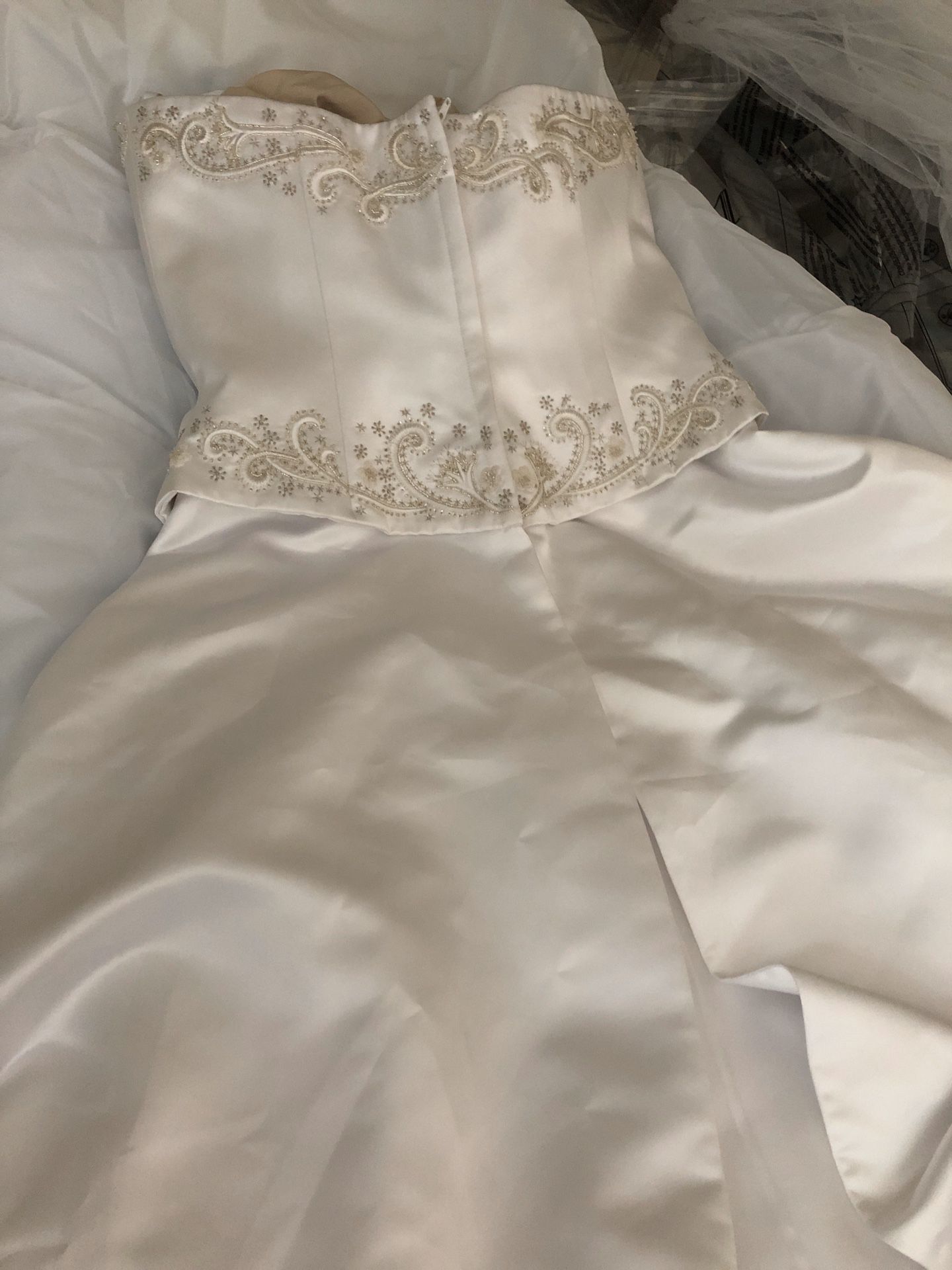 New wedding dress size 14 - never worn $100