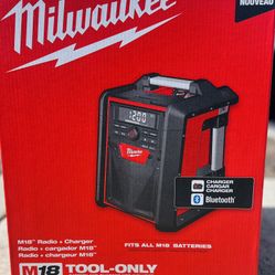 Milwaukee M18 Bluetooth Radio Charger 2792-20 Tool Only New