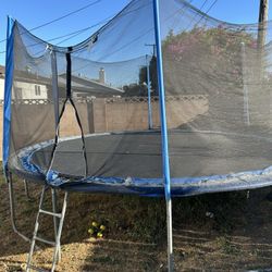 15' Trampoline