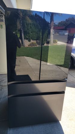 SAMSUNG 2024 SMART HUB REFRIGERATOR WORKS GREAT CAN DELIVER ANYWHERE