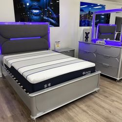 Queen Bedroom Set LIMITED TIME SALE - TEXT ME