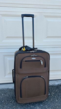 Pierre Cardin Brown Carry-On Luggage  Size : 22 ＂H x 13 ＂W x 9 ＂～10 ＂D)