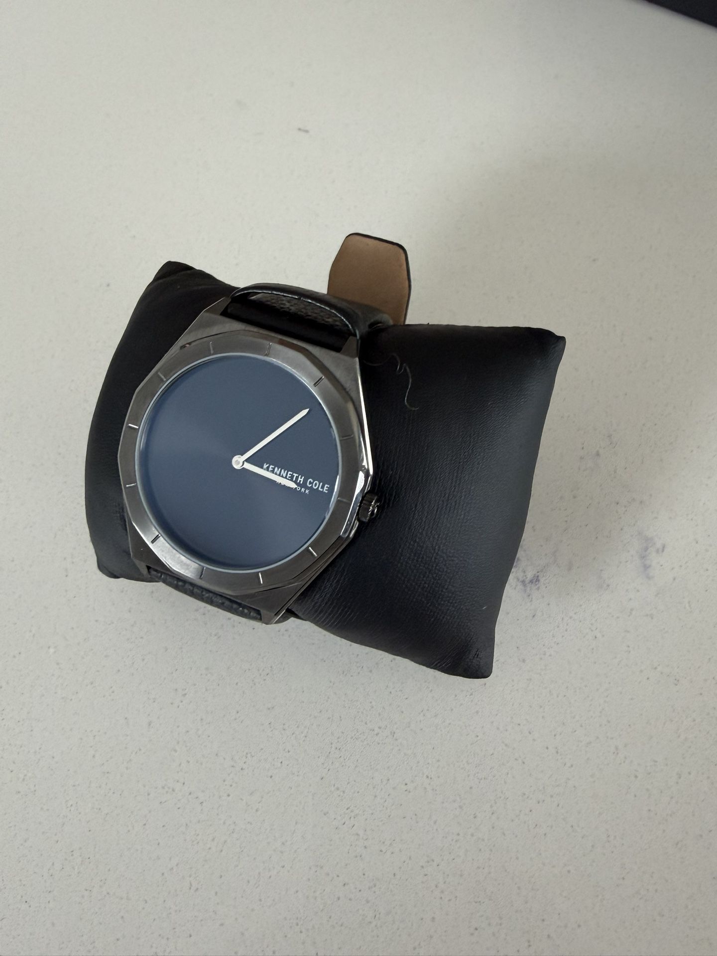 Leather strap watch