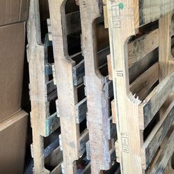 Pallets Free