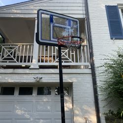 Basketball Hoop - Lifetime