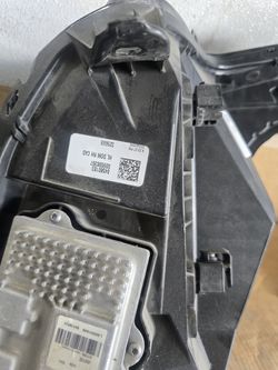 2015 2020 cadillac escalade passenger oem headlight