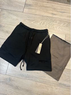 Essential shorts size medium/Large