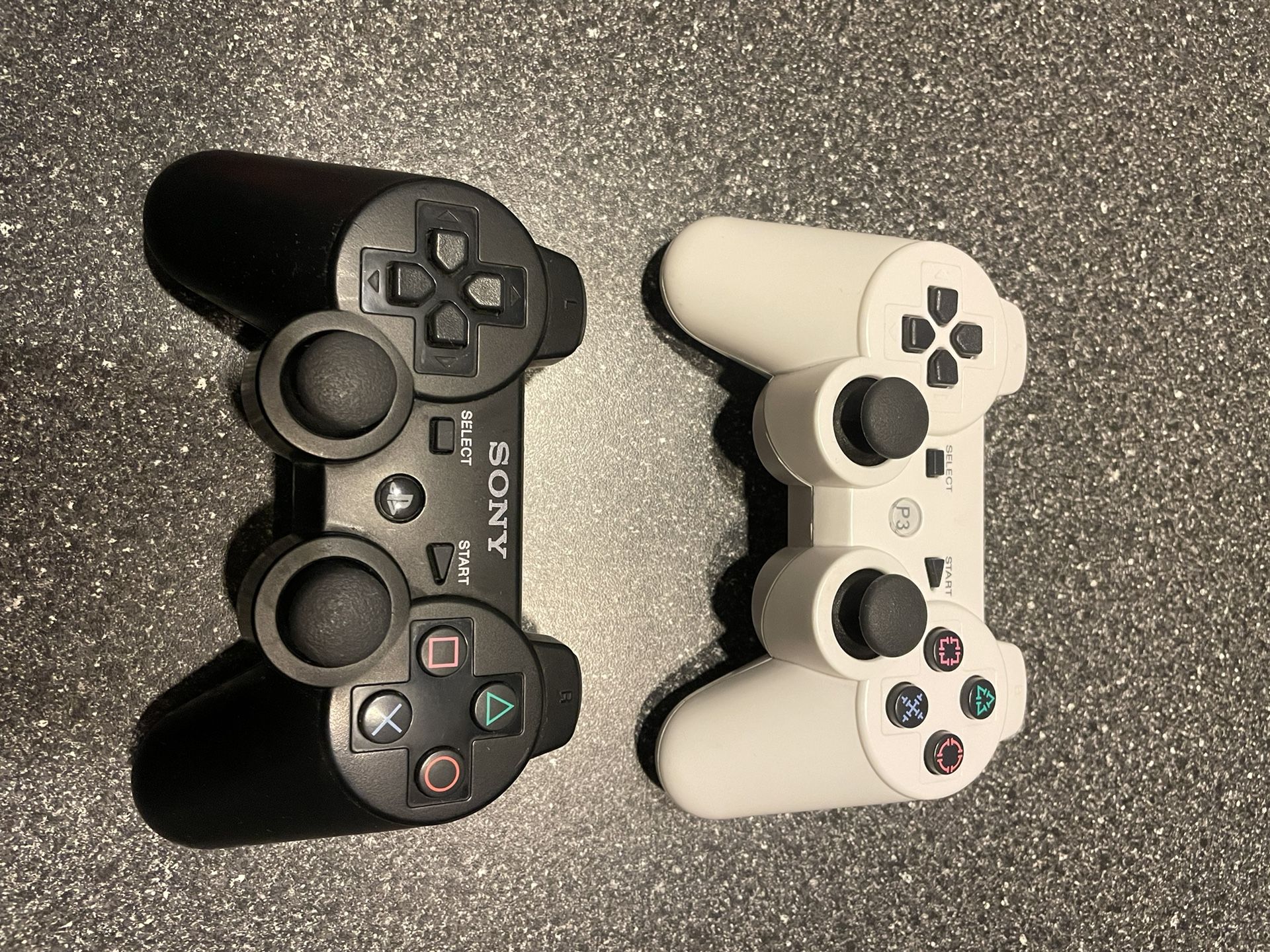 2 PlayStation Remotes With Charging Stand for Sale in Norfolk, VA OfferUp