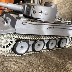 Rc tiger tank with airsoft cannon