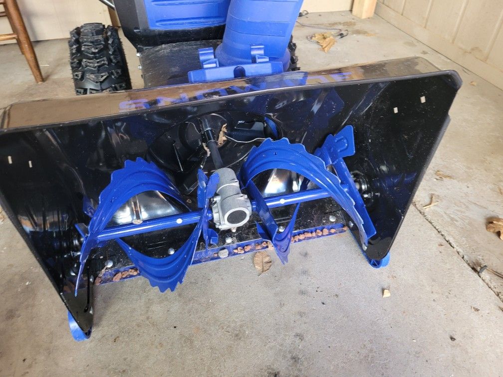 Snow Joe battery operated snowblower.
2 Stage