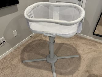 Halo Bassinest Swivel Sleeper, Premier model (2021) with swivel, sounds, vibration, lights