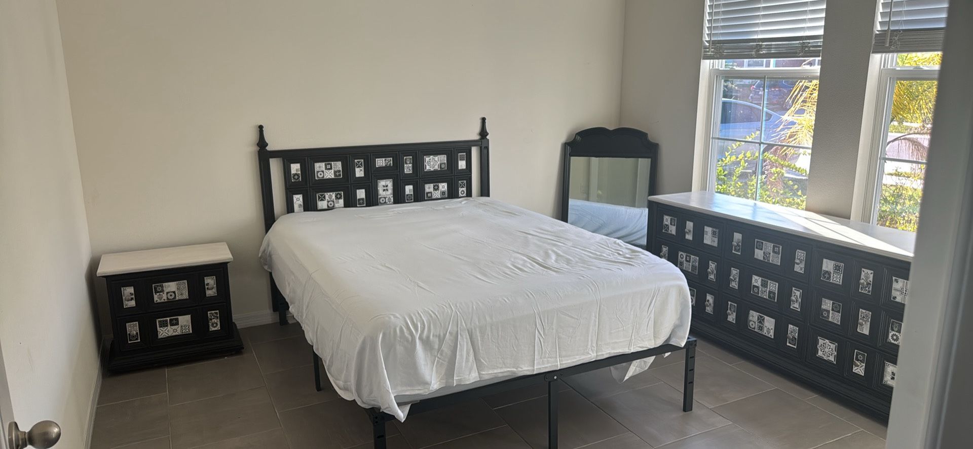 Queen Bedroom Set European Inspired