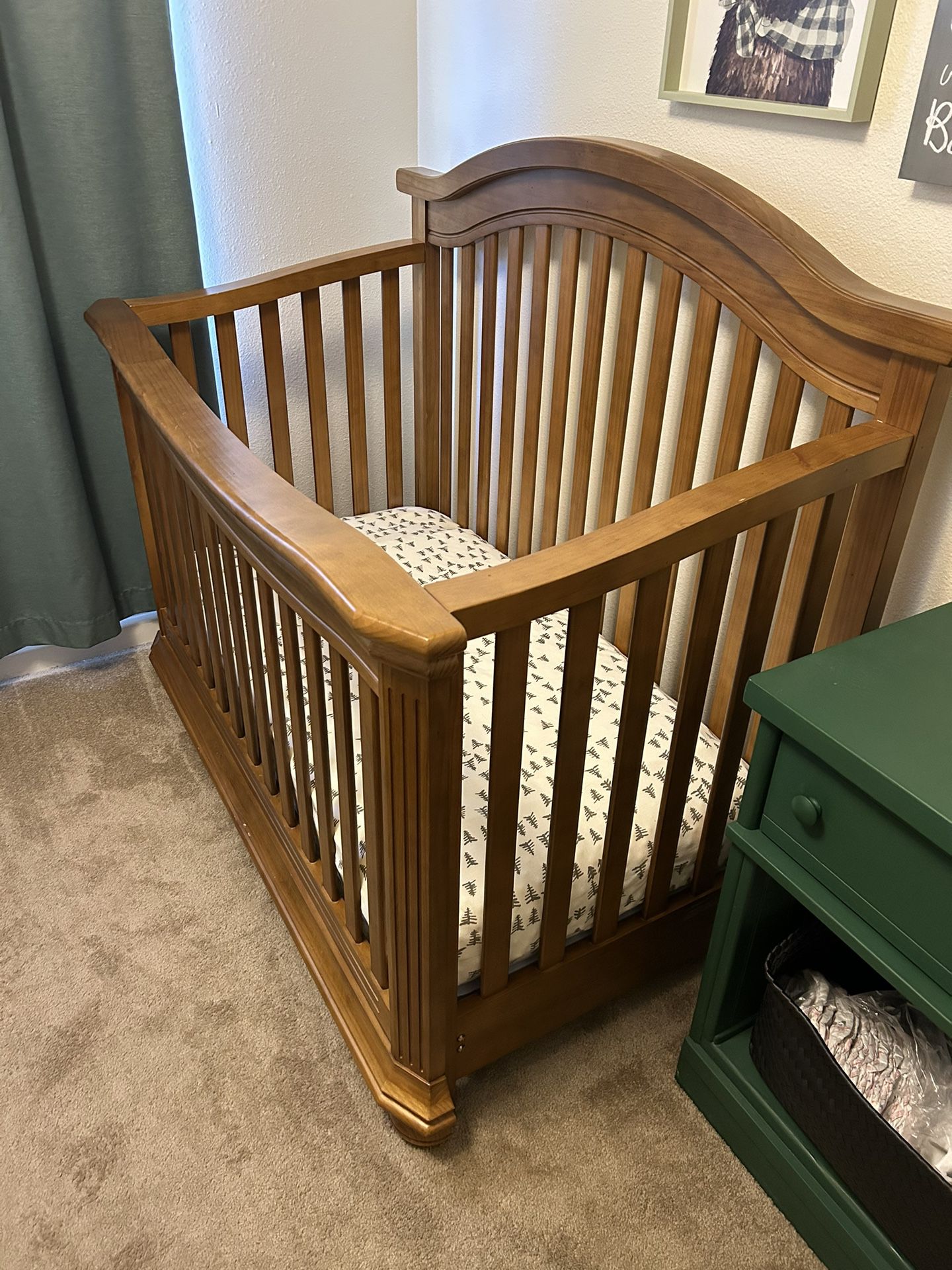 Solid Wood Baby Crib. Great Condition 