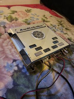 Audiobahn A4401T  4 channel amp
