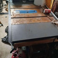 Table Sawdelta Table Saw In Good Condition