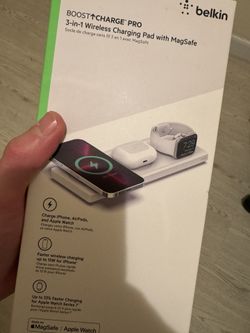 Belkin BOOST↑CHARGE PRO 3-in-1 Wireless Charging Pad with MagSafe for Apple iPhone iwatch